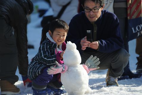 雪遊び